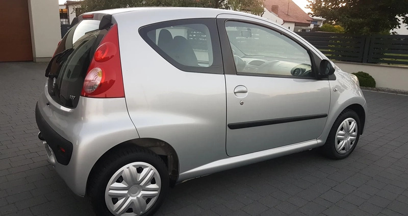 Peugeot 107 cena 8999 przebieg: 200000, rok produkcji 2008 z Olesno małe 254